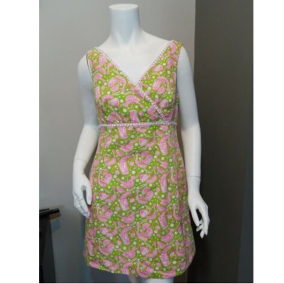 Lilly Pulitzer Dresses & Skirts - Lilly Pulitzer Sleeveless V-neck Shift Dress